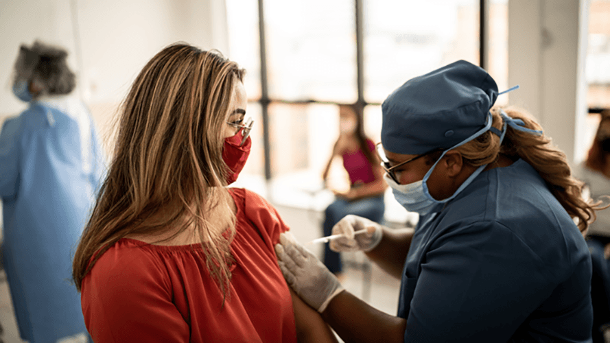 女性接种流感疫苗