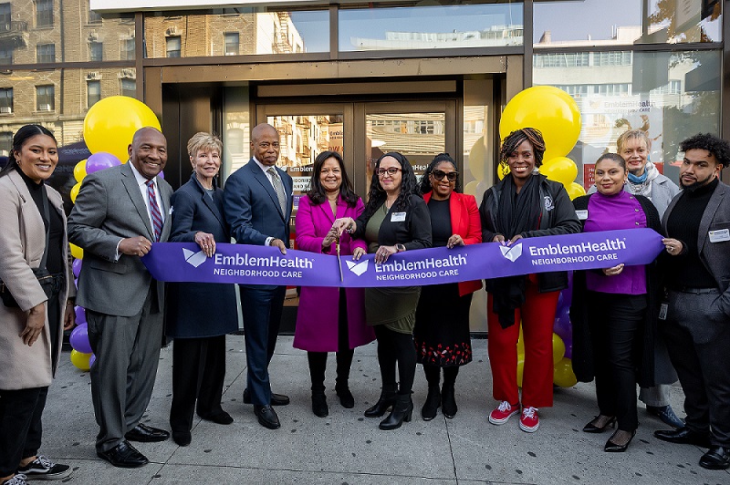 安保健康保险领导与市议员为纽约布朗克斯 (Bronx) 的南大道 (Southern Boulevard) 安保社区关怀中心新开办事处盛大开业剪彩。